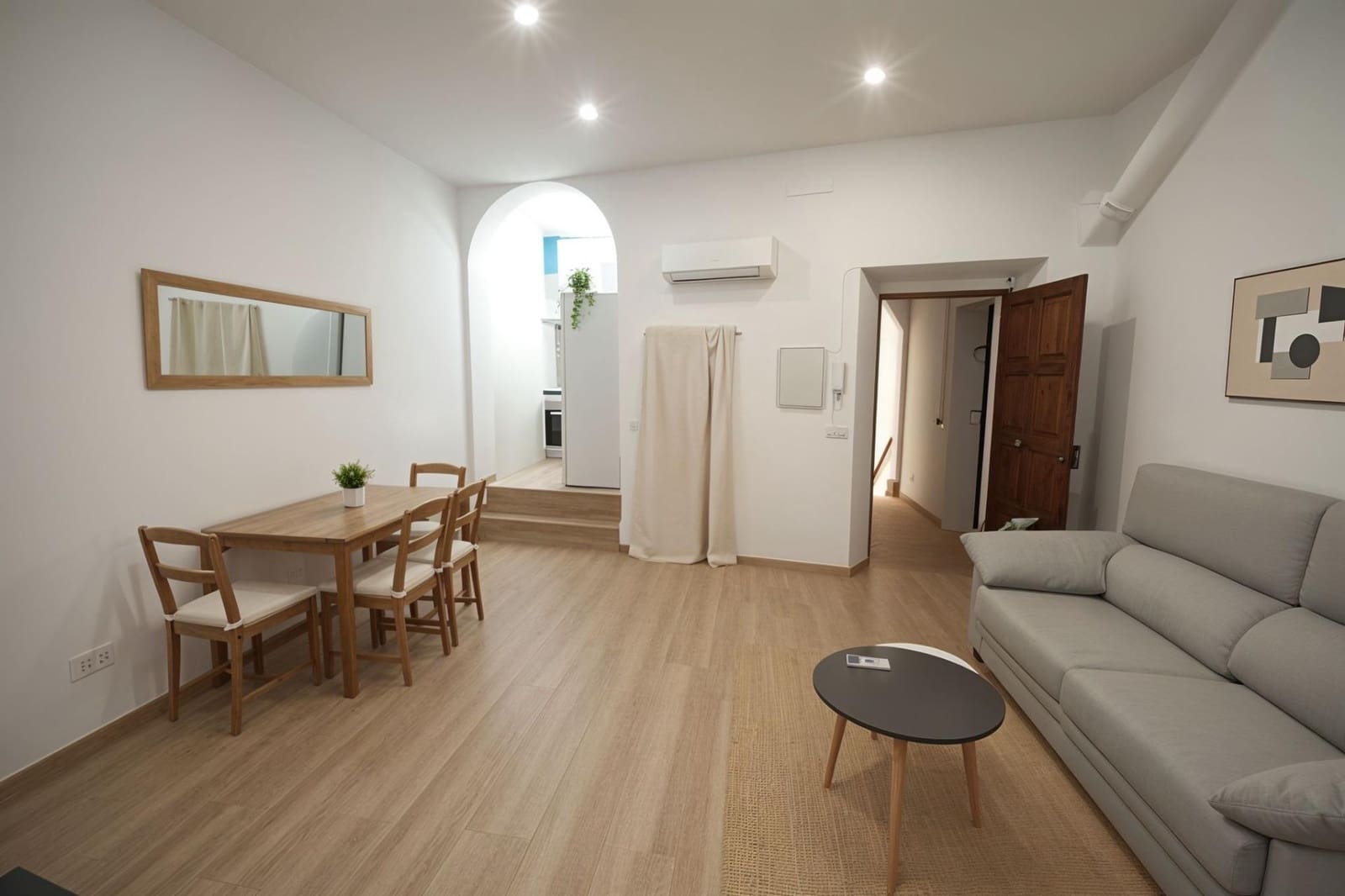 2 soveværelse Lejlighed til leje i Palma de Mallorca - € 1.100 (Ref: 9601187)