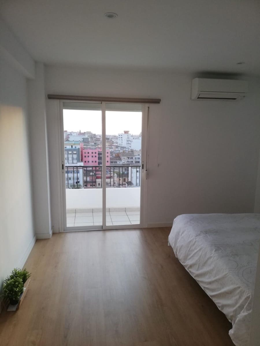 2 makuuhuone Kattohuoneisto vuokrattavana paikassa Palma de Mallorca mukana 
autotalli - 2 500 € (Ref: 9762005)