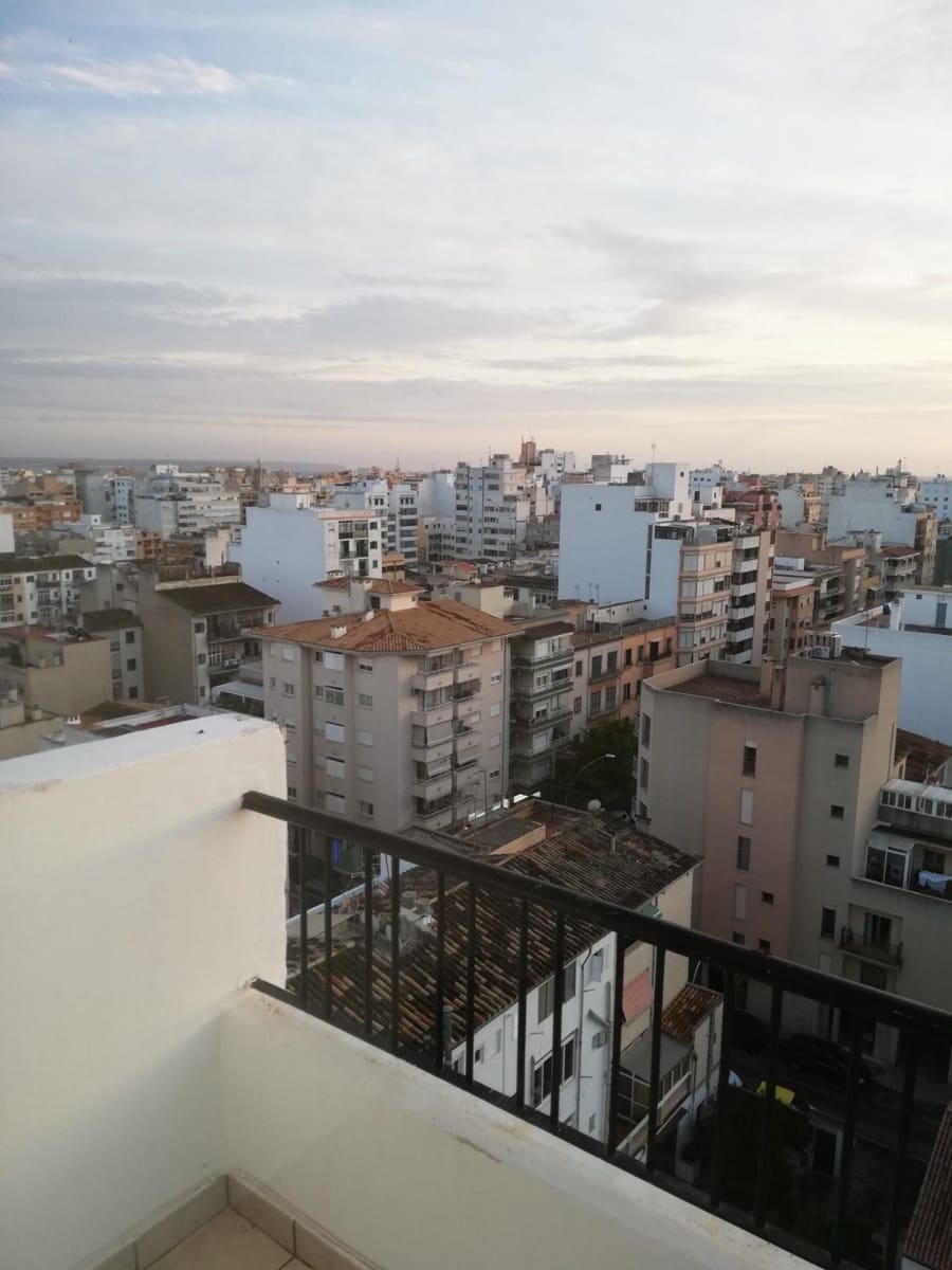 2 makuuhuone Kattohuoneisto vuokrattavana paikassa Palma de Mallorca mukana 
autotalli - 2 500 € (Ref: 9762005)