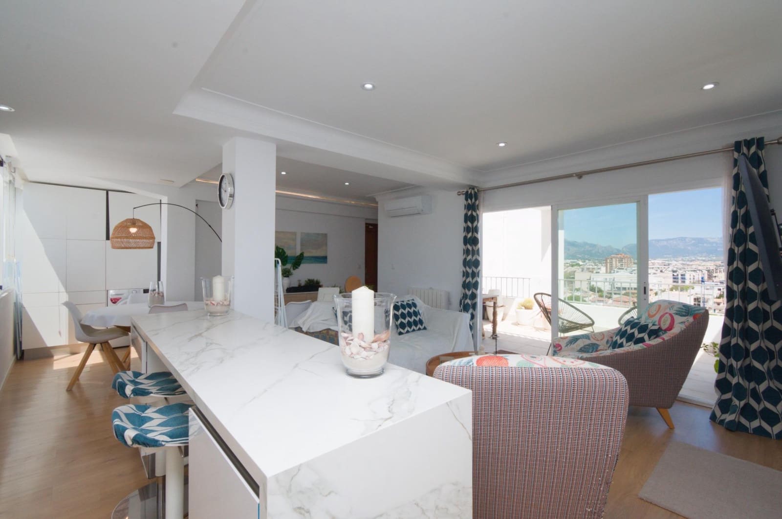2 bedroom Penthouse for rent in Palma de Mallorca with garage - € 2,500 (Ref: 9762005)