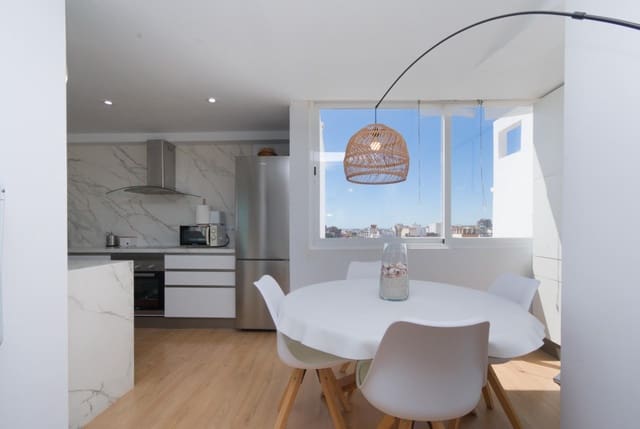 2 soverom Penthouse til leie i Palma de Mallorca med garasje - € 2 500 (Ref: 9762005)