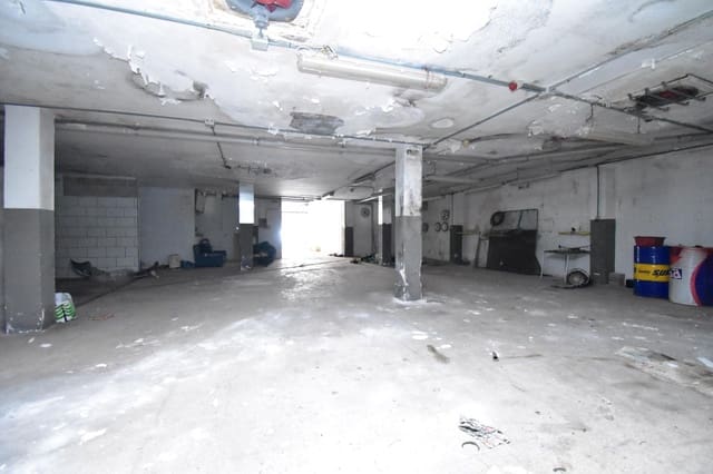 Commercieel te huur in Palma de Mallorca met garage - € 2.400 (Ref: 9814369)