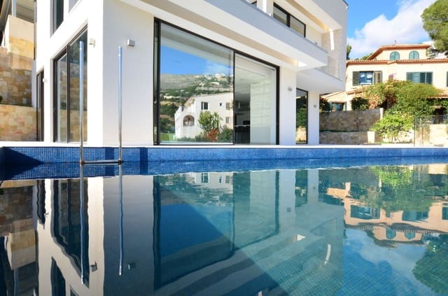 4 slaapkamer Villa te koop in Altea met zwembad garage - € 2.650.000 (Ref: 7870505)