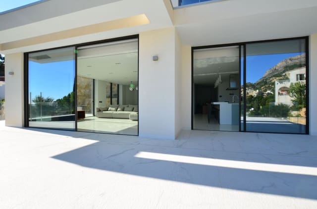 4 slaapkamer Villa te koop in Altea met zwembad garage - € 2.650.000 (Ref: 7870505)