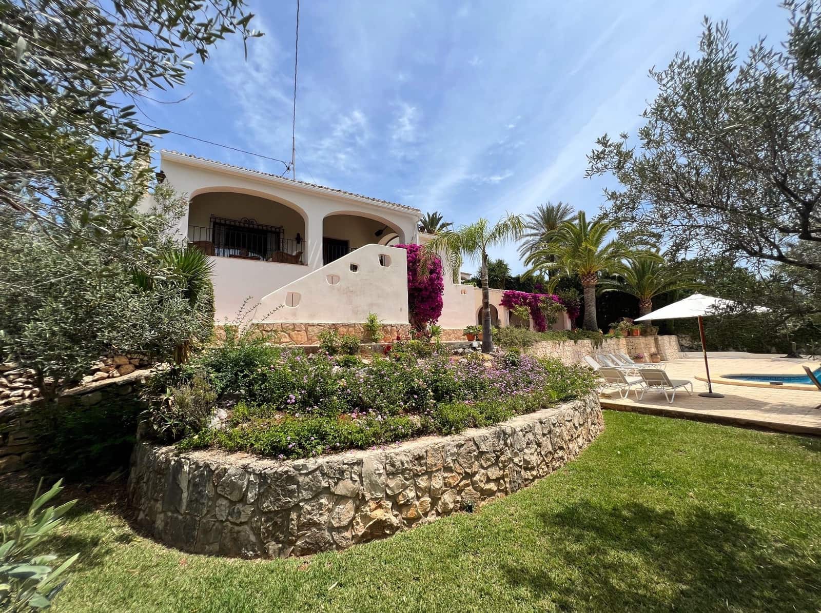 4 soveværelse Villa til salg i Javea / Xabia med swimmingpool garage - € 1.100.000 (Ref: 8238316)