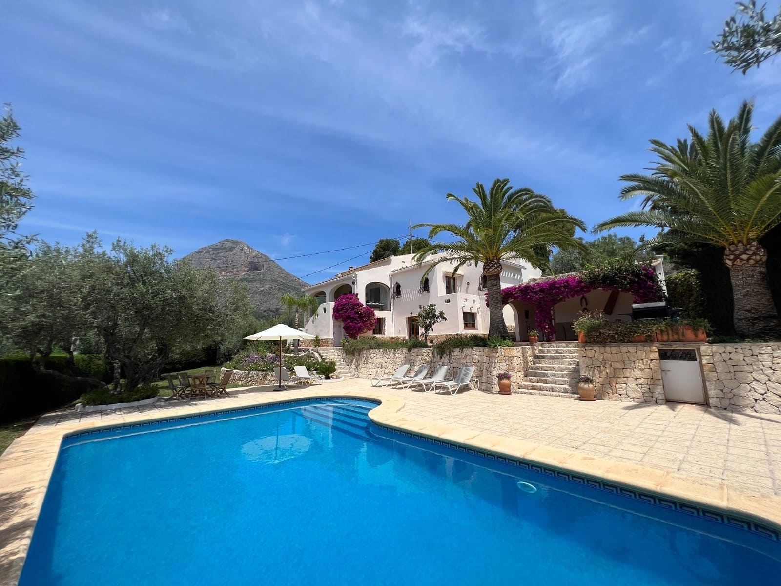 4 soveværelse Villa til salg i Javea / Xabia med swimmingpool garage - € 1.100.000 (Ref: 8238316)