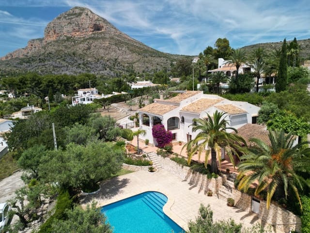 4 soverom Villa til salgs i Partida Tosal - Zona del Castellans, Javea / Xàbia med svømmebasseng garasje - € 950 000 (Ref: 8238316)