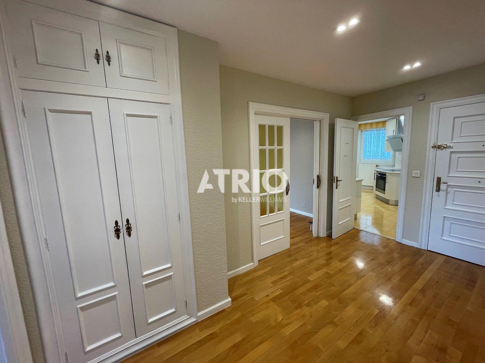 Appartement de 4 chambres à louer à Burgos ville avec garage - 1 300 € (Ref: 10002494)