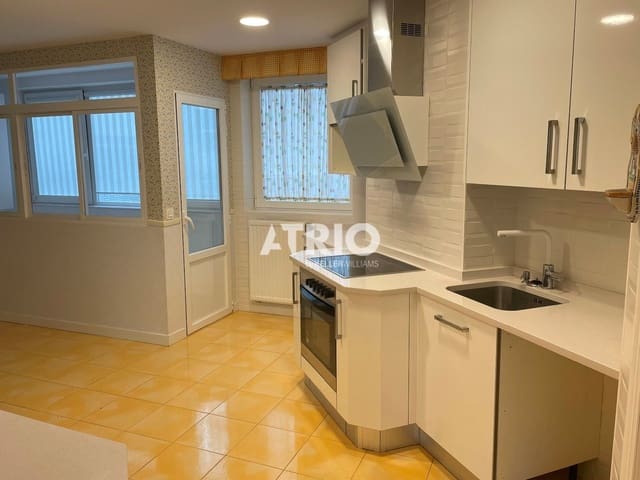 4 makuuhuone Asunto vuokrattavana paikassa Burgos kaupunki - 1 300 € (Ref: 10002494)