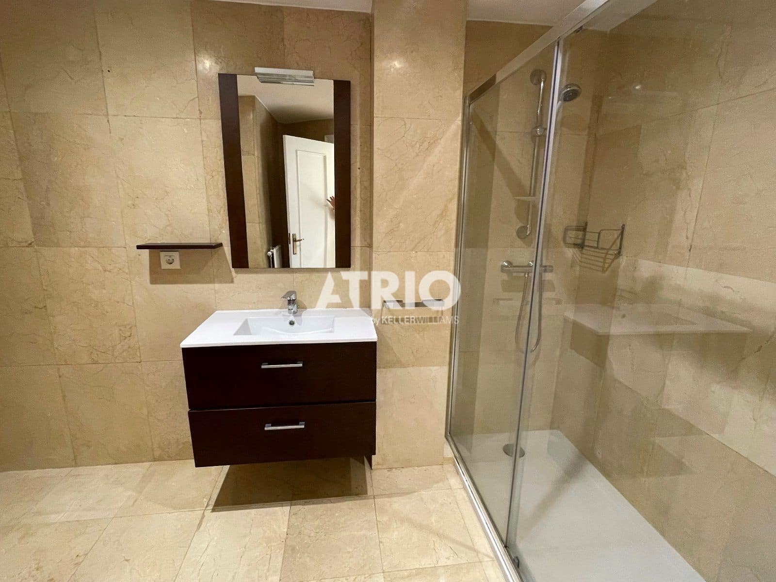 Appartement de 4 chambres à louer à Burgos ville avec garage - 1 300 € (Ref: 10002494)