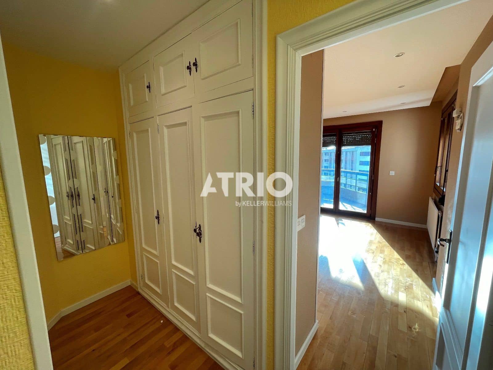 Appartement de 4 chambres à louer à Burgos ville avec garage - 1 300 € (Ref: 10002494)