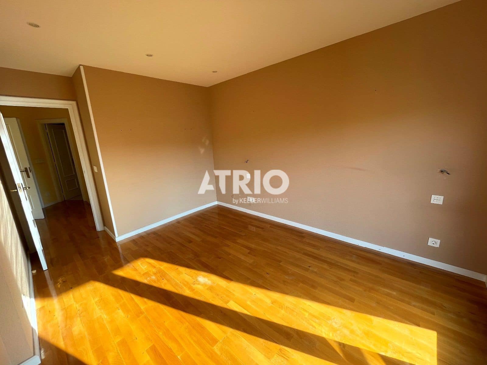 Appartement de 4 chambres à louer à Burgos ville avec garage - 1 300 € (Ref: 10002494)