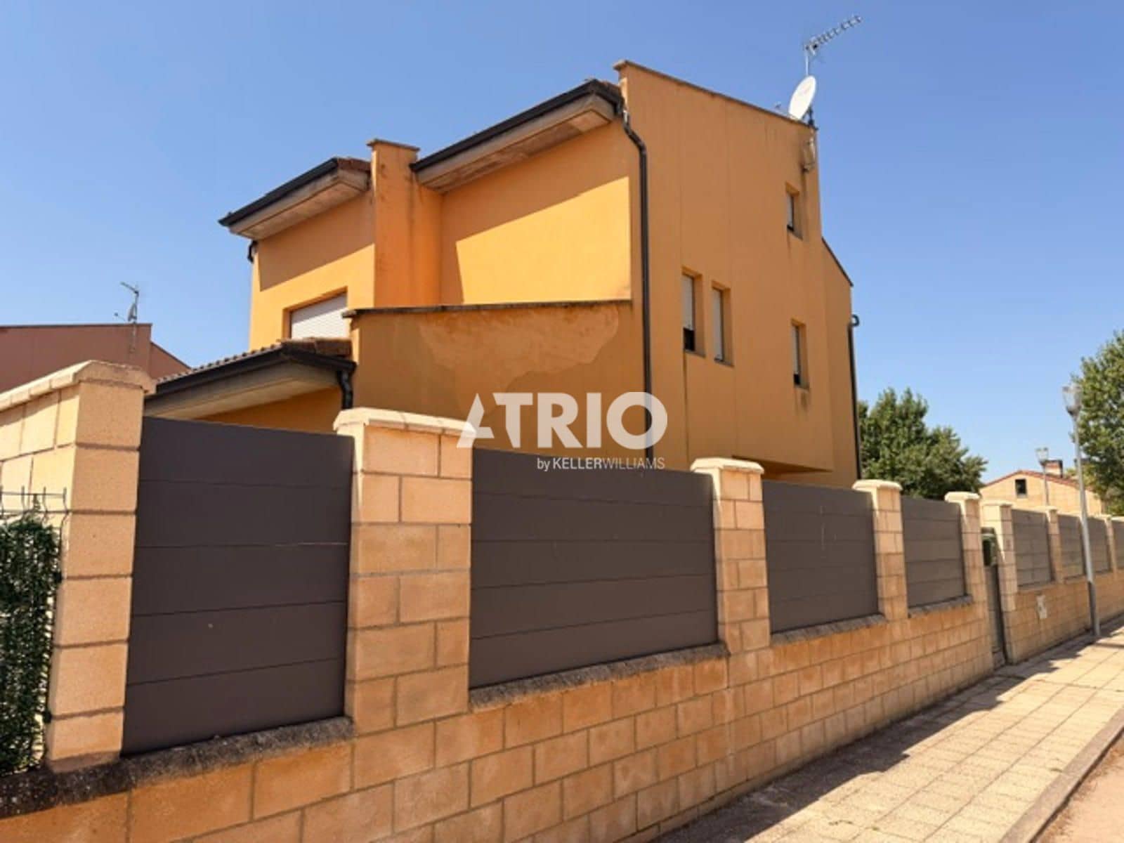 4 Zimmer Villa zu verkaufen in Villariezo mit Pool Garage - 285.000 € (Ref: 10014303)