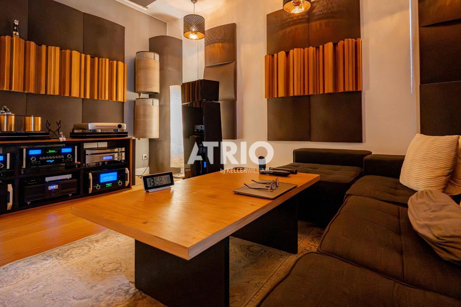 4 bedroom Villa for sale in Palma de Mallorca - € 1,600,000 (Ref: 10019590)