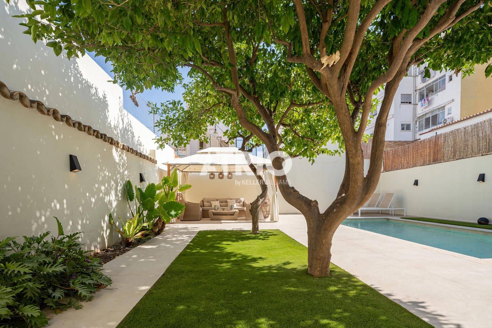 4 bedroom Villa for sale in Palma de Mallorca - € 1,600,000 (Ref: 10019590)