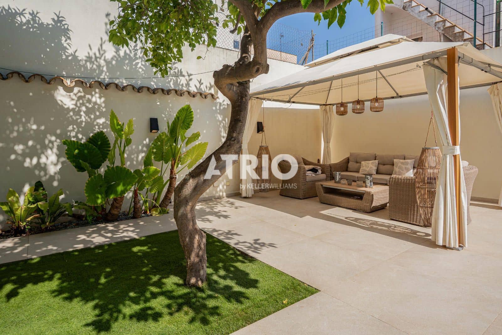 4 bedroom Villa for sale in Palma de Mallorca - € 1,600,000 (Ref: 10019590)