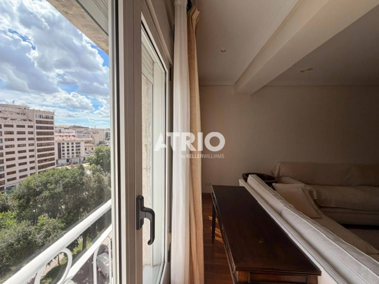 3 sovrum Lägenhet att hyra i Burgos stad - 1 500 € (Ref: 10029791)