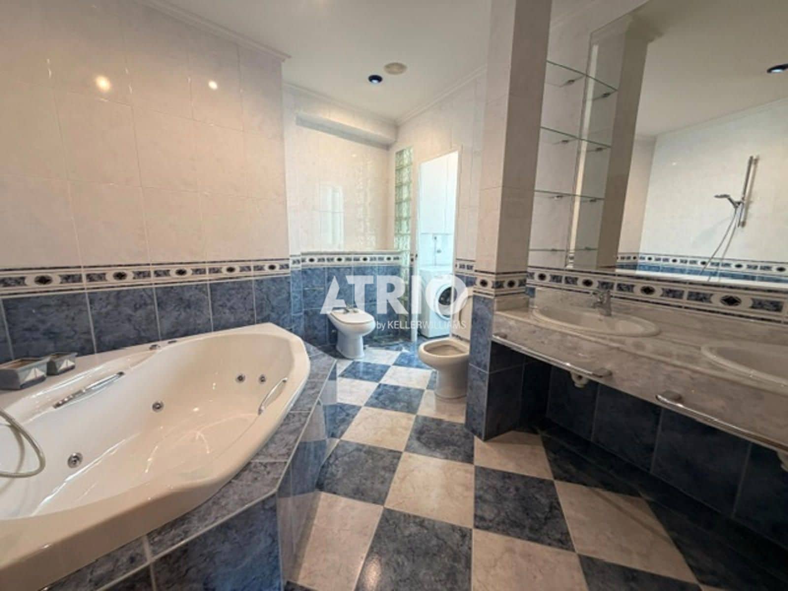 3 sovrum Lägenhet att hyra i Burgos stad - 1 500 € (Ref: 10029791)