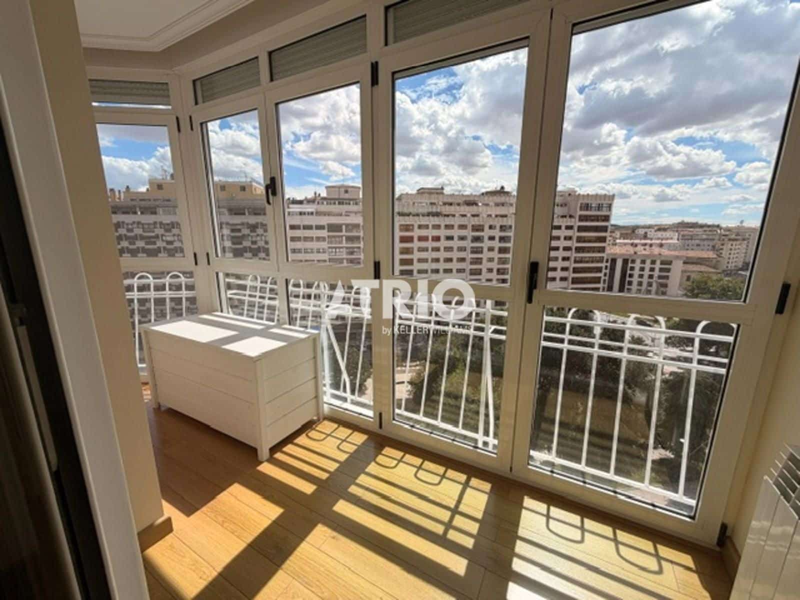 3 sovrum Lägenhet att hyra i Burgos stad - 1 500 € (Ref: 10029791)