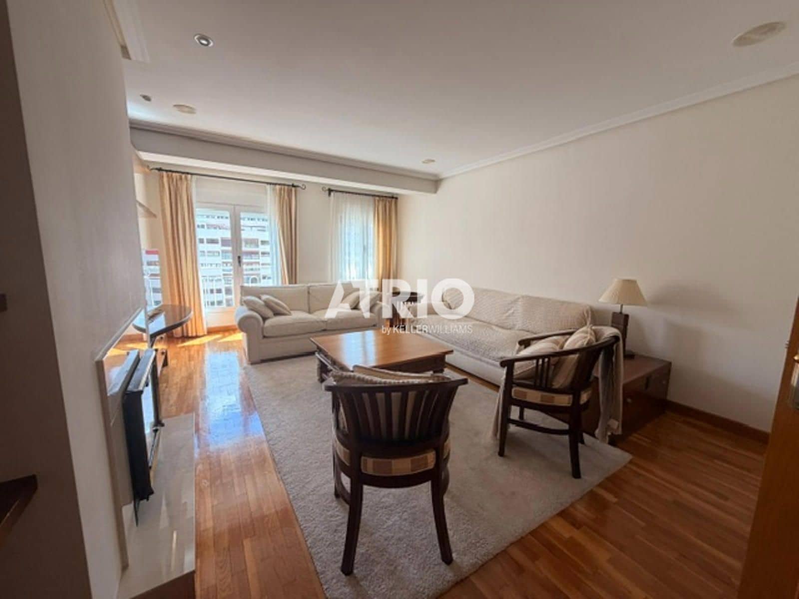 3 sovrum Lägenhet att hyra i Burgos stad - 1 500 € (Ref: 10029791)
