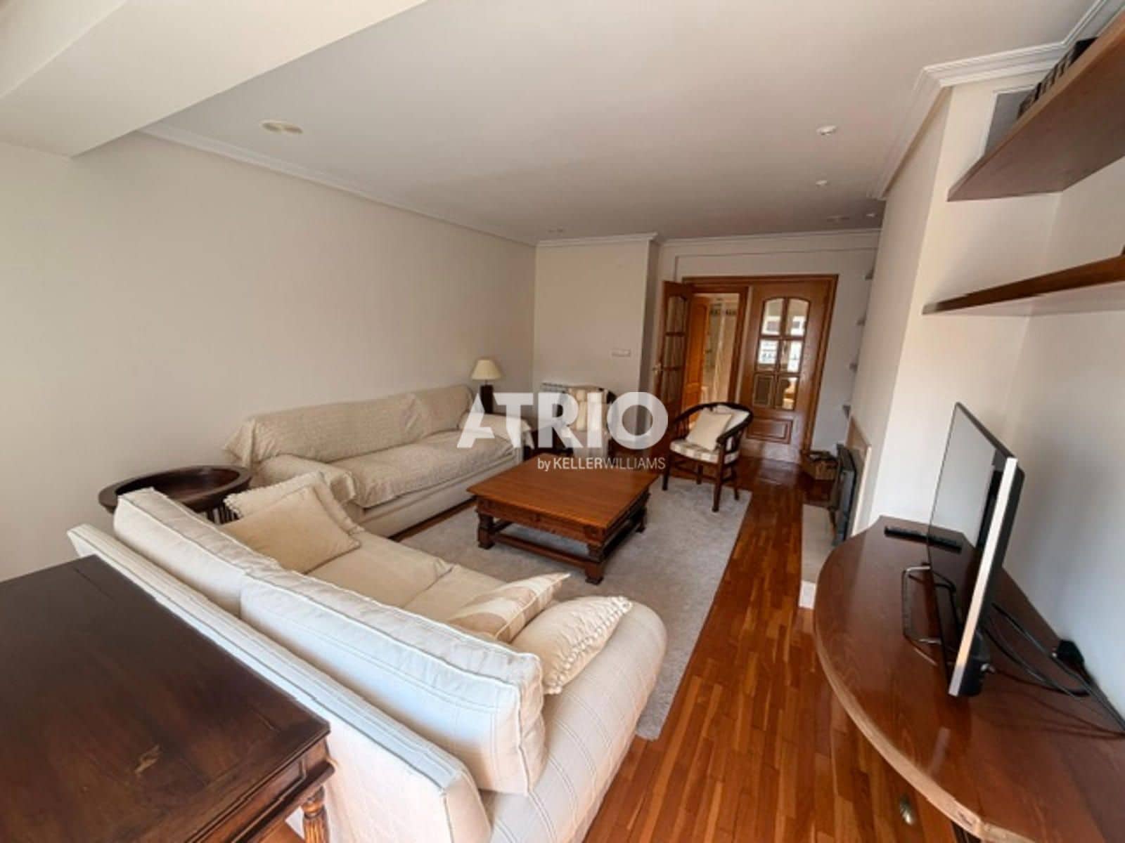 3 sovrum Lägenhet att hyra i Burgos stad - 1 500 € (Ref: 10029791)