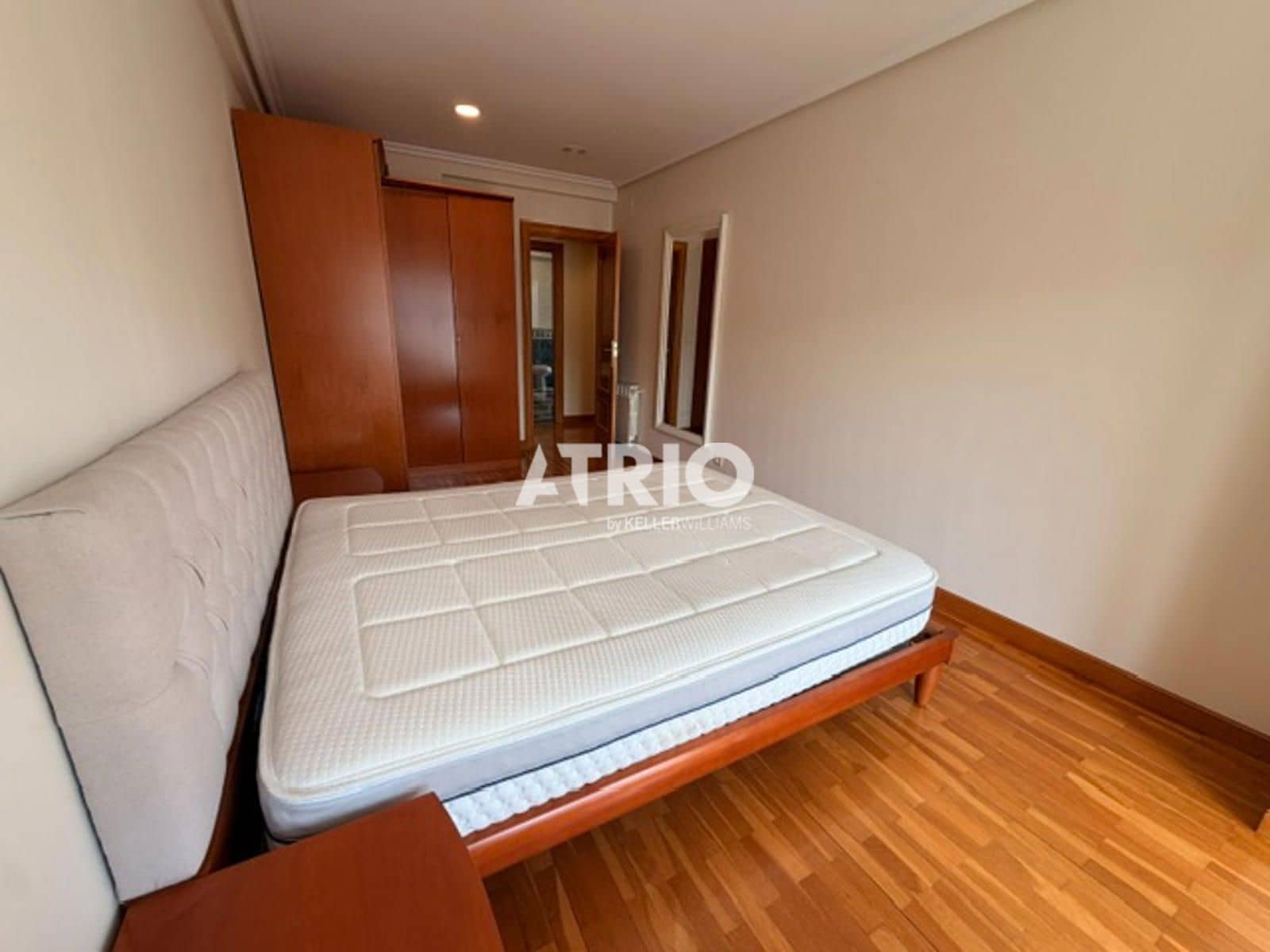 3 sovrum Lägenhet att hyra i Burgos stad - 1 500 € (Ref: 10029791)