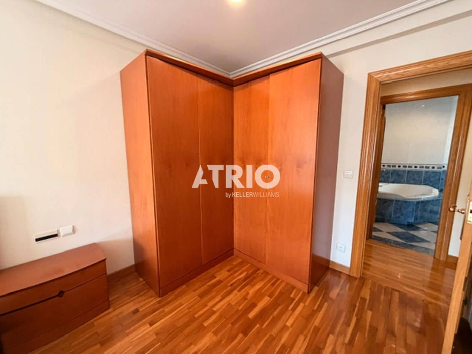 3 sovrum Lägenhet att hyra i Burgos stad - 1 500 € (Ref: 10029791)