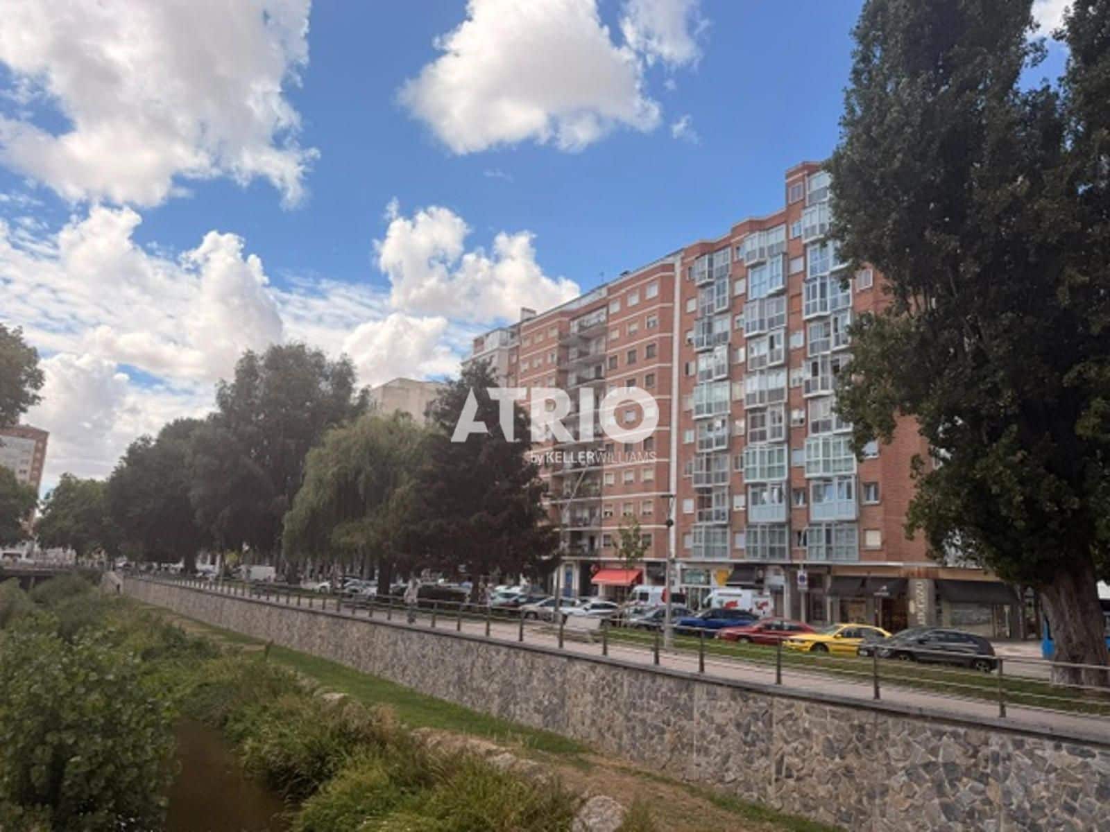 3 sovrum Lägenhet att hyra i Burgos stad - 1 500 € (Ref: 10029791)