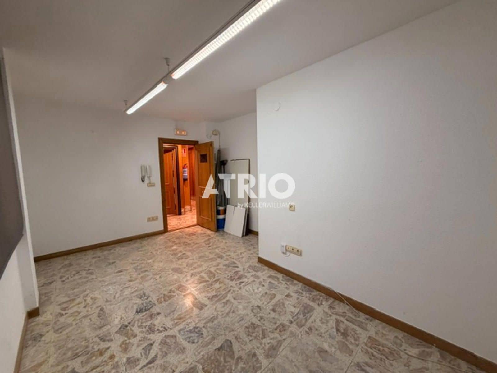 8 bedroom Flat for sale in Burgos city - € 350,000 (Ref: 10036231)