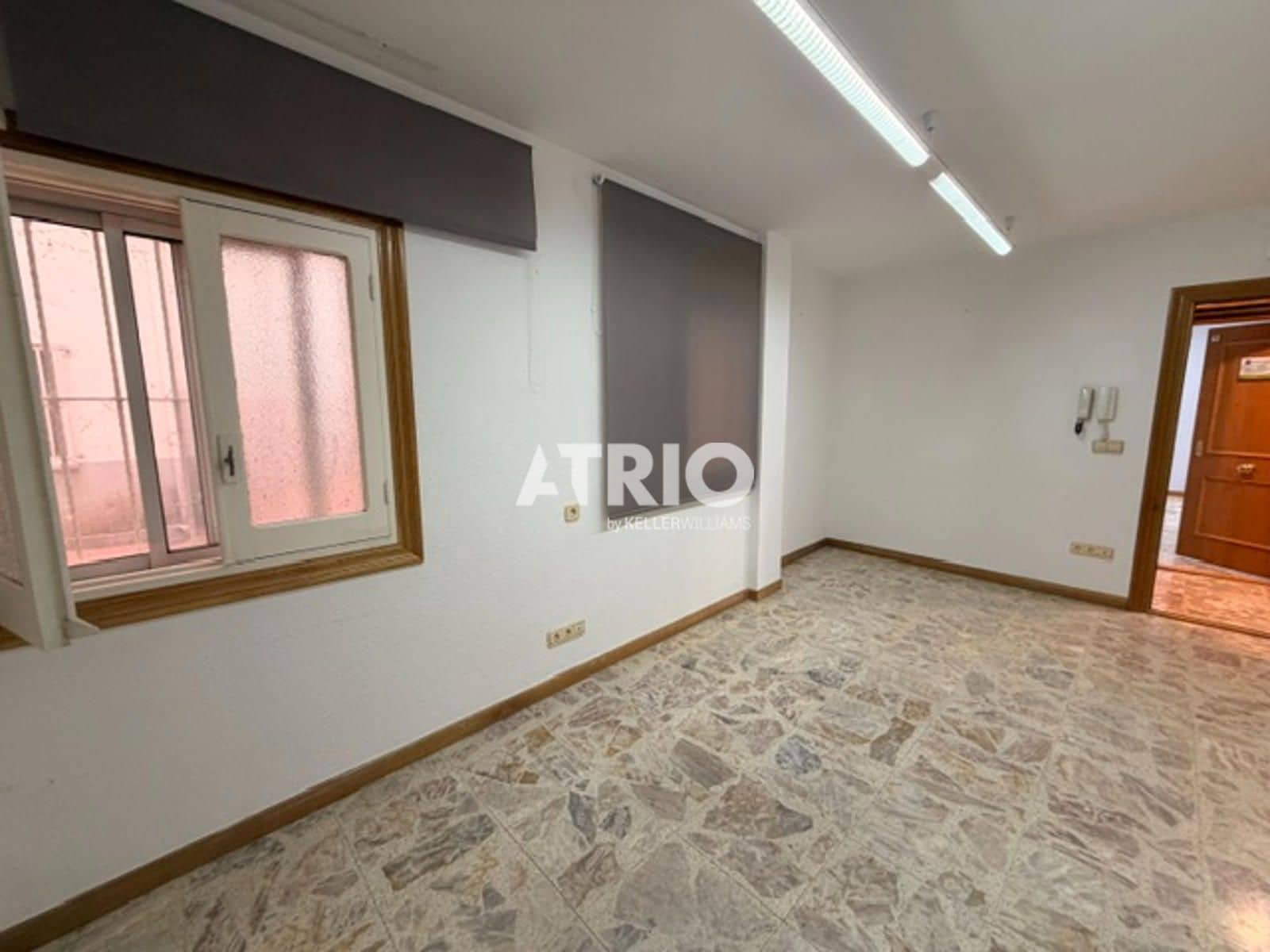 8 bedroom Flat for sale in Burgos city - € 350,000 (Ref: 10036231)