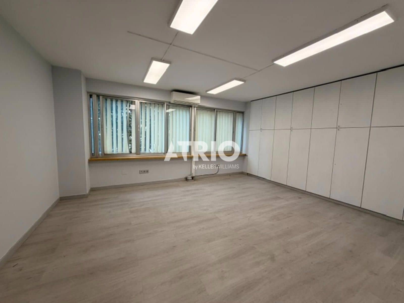 8 bedroom Flat for sale in Burgos city - € 350,000 (Ref: 10036231)