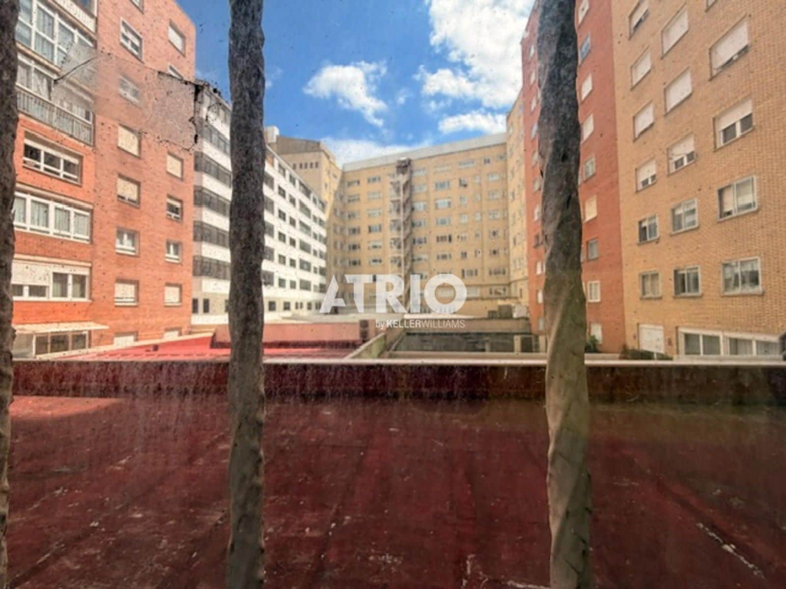 8 bedroom Flat for sale in Burgos city - € 350,000 (Ref: 10036231)