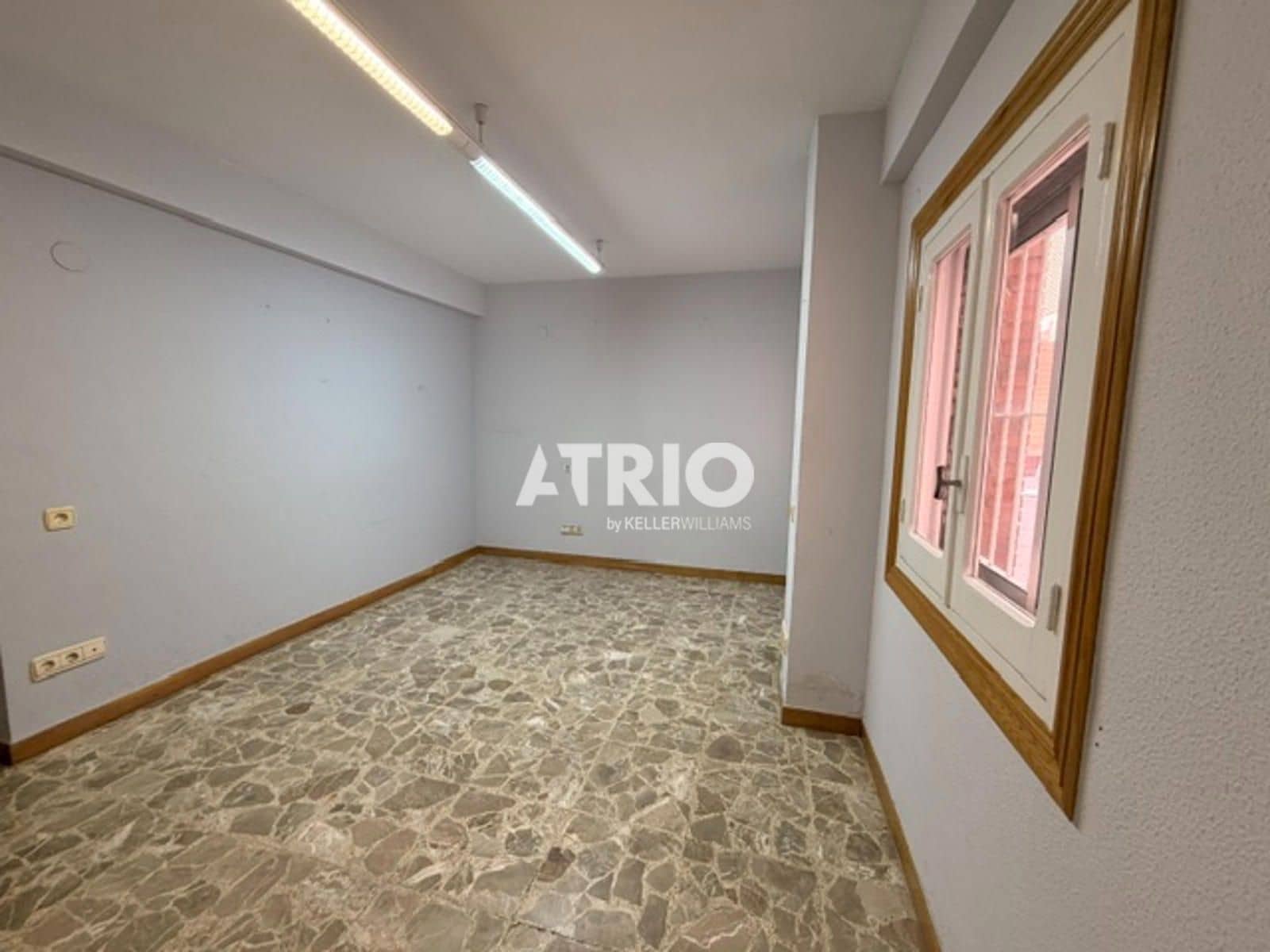 8 bedroom Flat for sale in Burgos city - € 350,000 (Ref: 10036231)