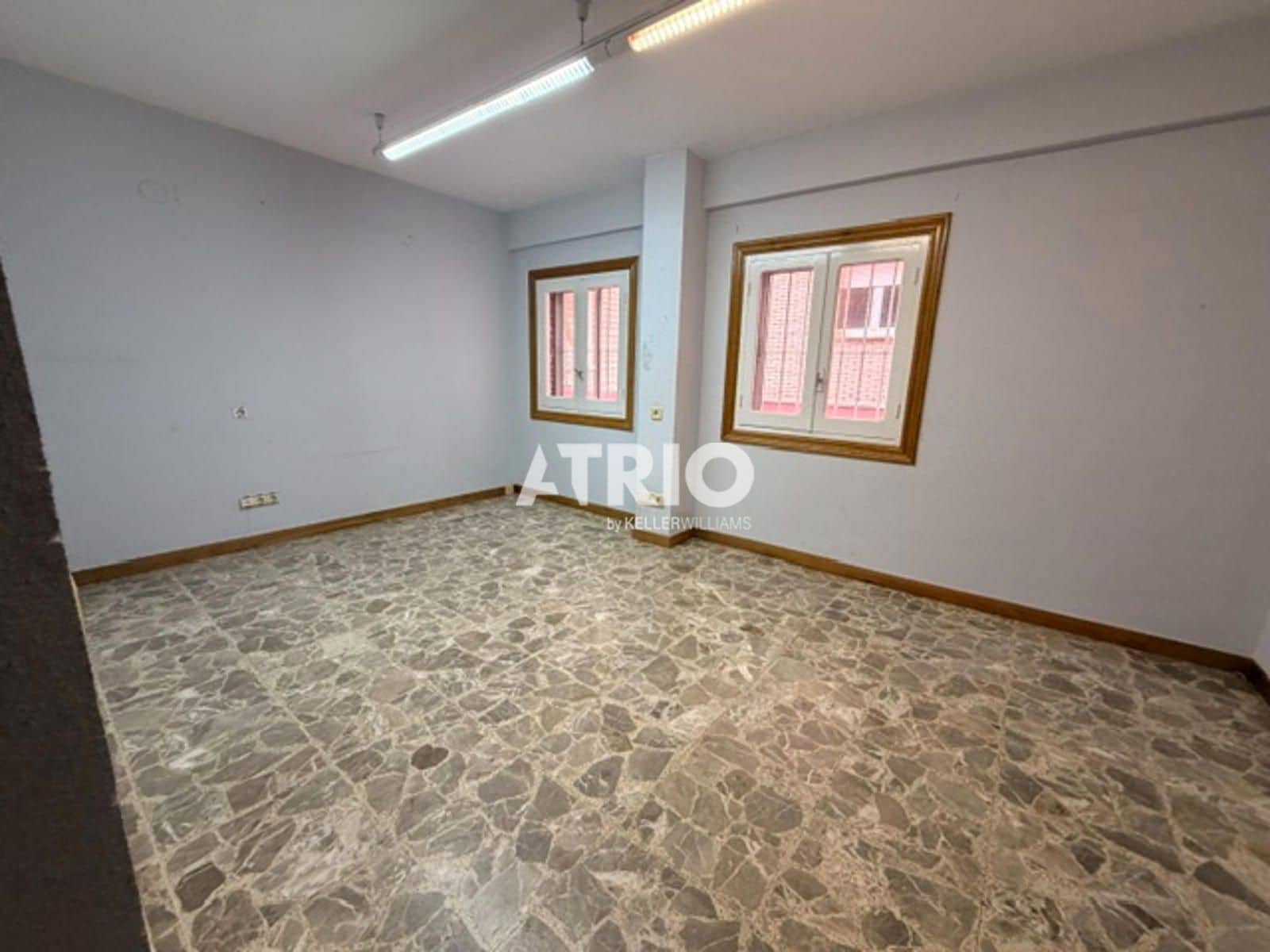 8 bedroom Flat for sale in Burgos city - € 350,000 (Ref: 10036231)