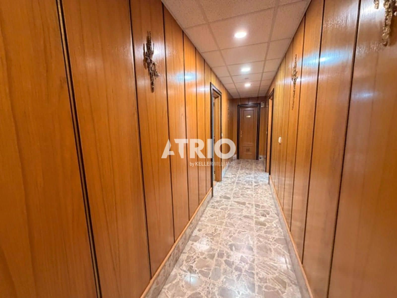 8 bedroom Flat for sale in Burgos city - € 350,000 (Ref: 10036231)