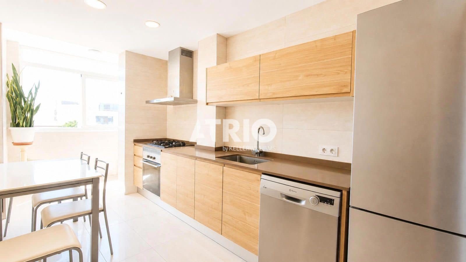 Piso de 3 habitaciones en Palma de Mallorca en alquiler con garaje - 1.900 € (Ref: 10041772)