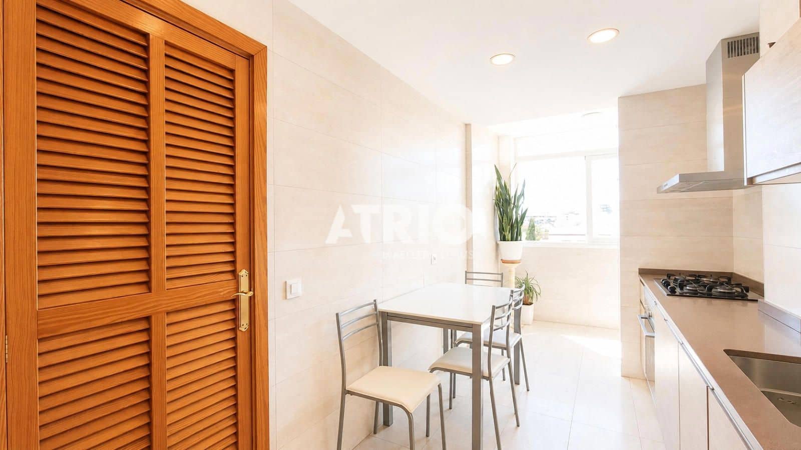 Piso de 3 habitaciones en Palma de Mallorca en alquiler con garaje - 1.900 € (Ref: 10041772)