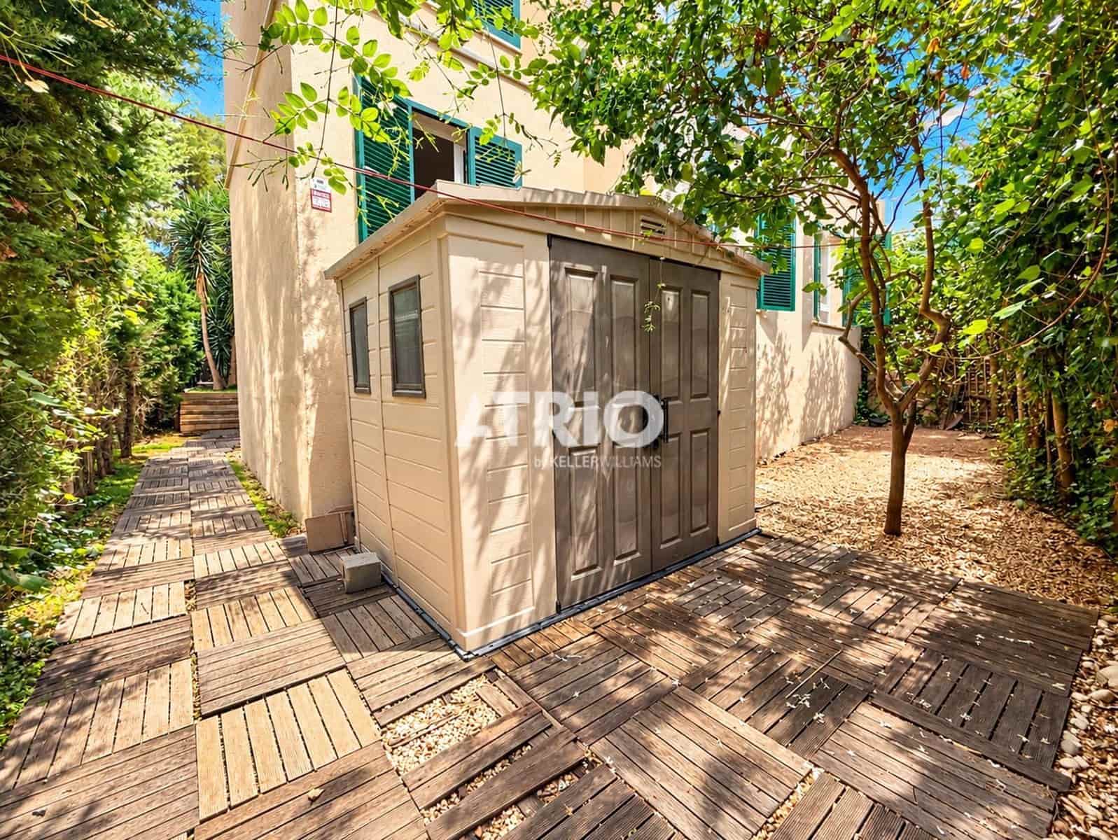 3 bedroom Flat for sale in Bendinat with pool garage - € 870,000 (Ref: 10048012)