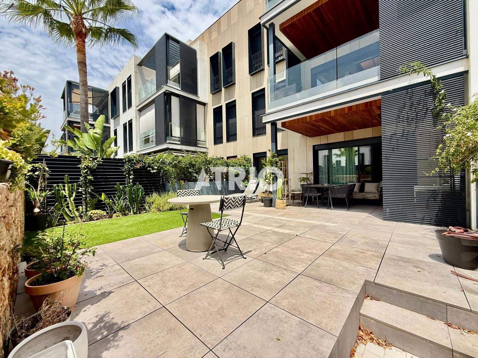 2 soveværelse Lejlighed til salg i Palma de Mallorca med swimmingpool garage - € 970.000 (Ref: 10088521)
