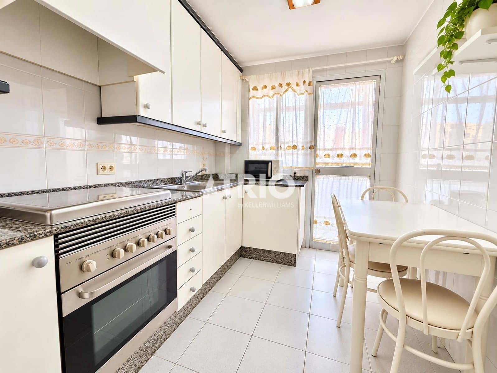 2 Zimmer Wohnung zu verkaufen in Es Molinar / El Molinar mit Garage - 1.300.000 € (Ref: 10135074)