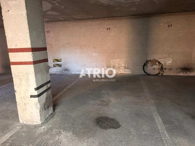 Autotalli myytävänä paikassa Burgos kaupunki - 9 500 € (Ref: 10165391)