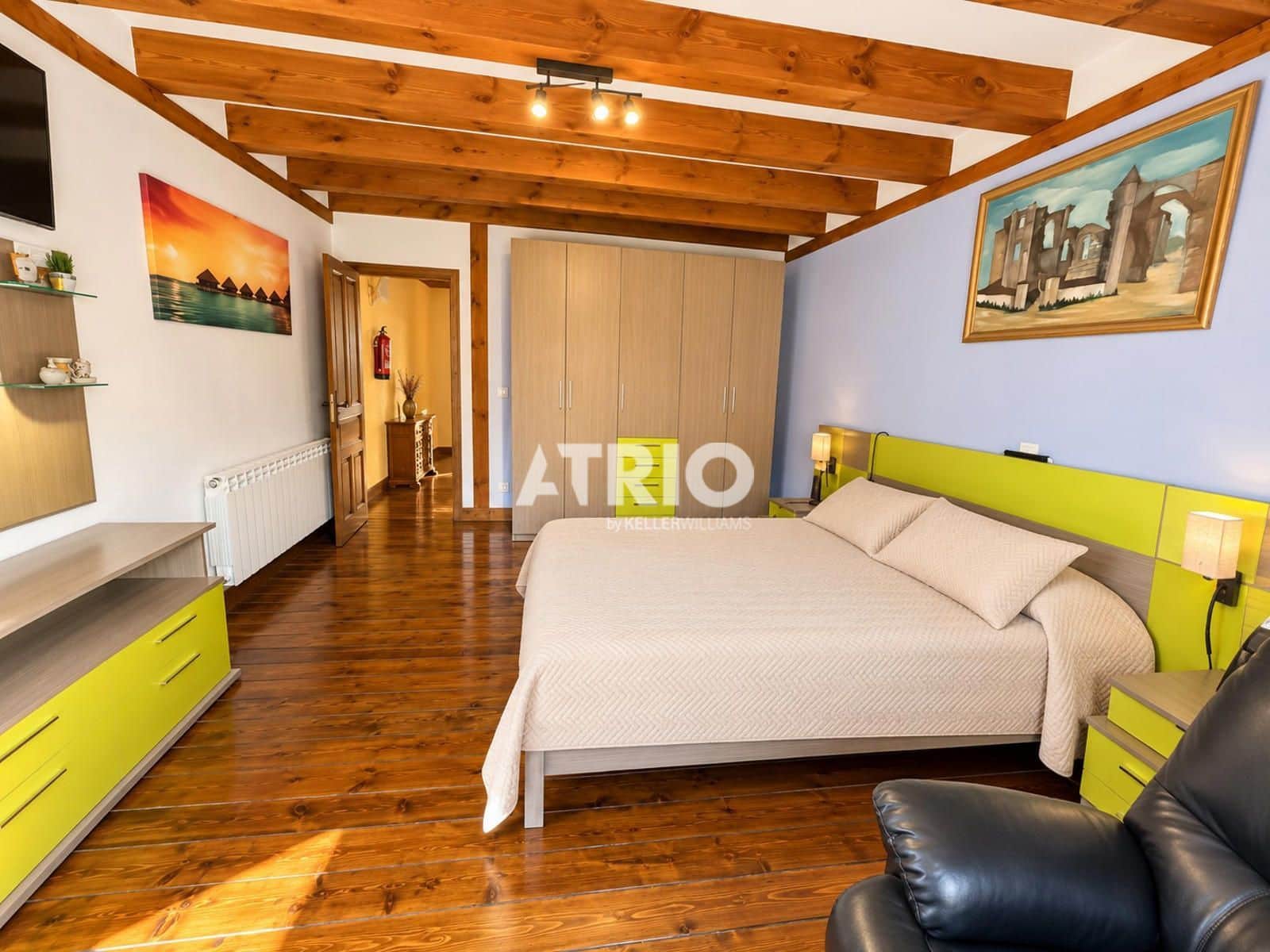 5 bedroom Townhouse for sale in Castrojeriz with garage - € 230,000 (Ref: 10167942)