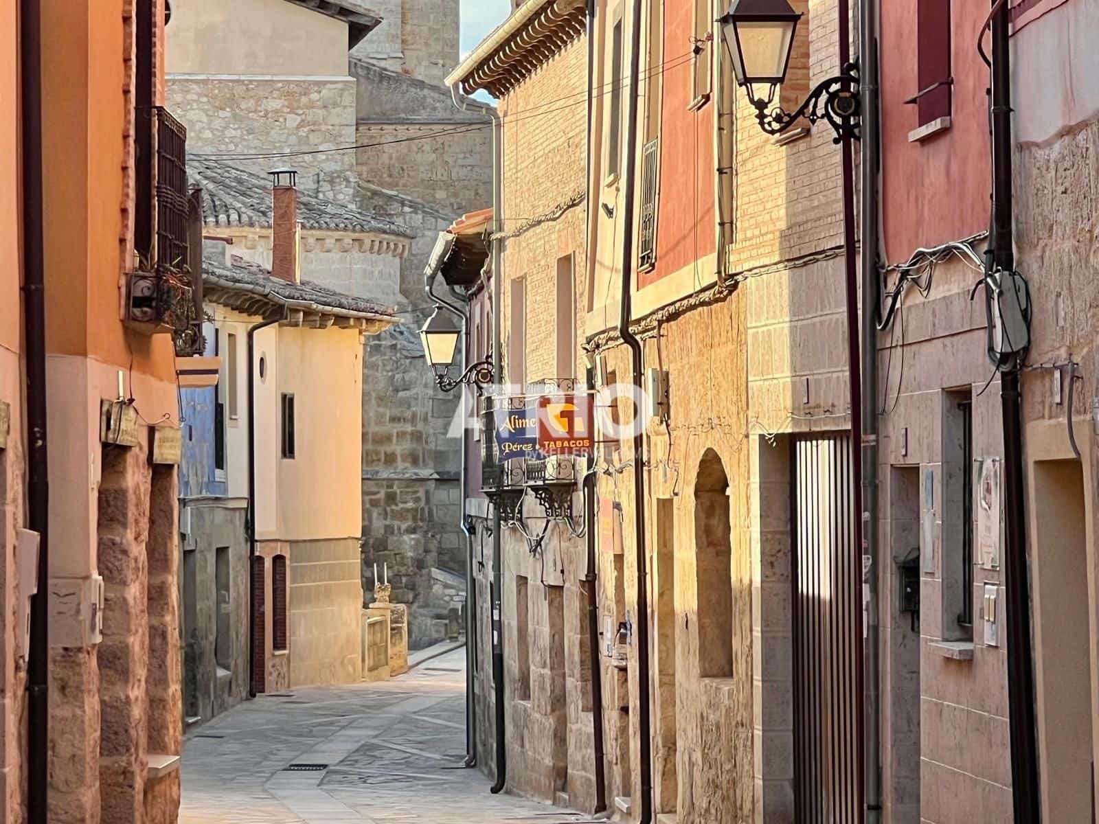5 bedroom Townhouse for sale in Castrojeriz with garage - € 230,000 (Ref: 10167942)