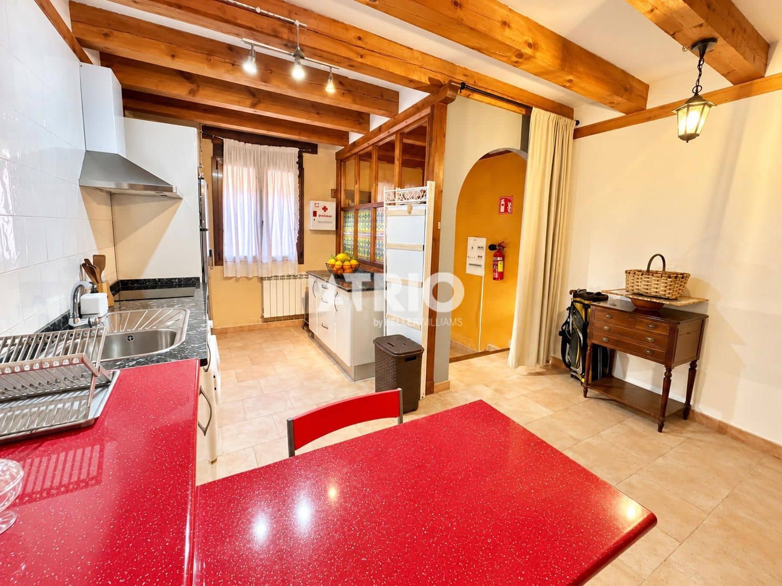 5 bedroom Townhouse for sale in Castrojeriz with garage - € 230,000 (Ref: 10167942)