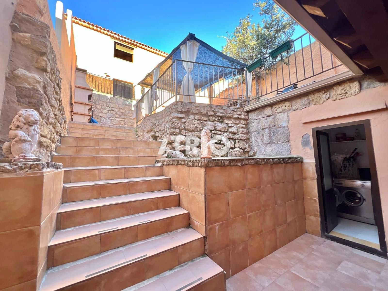 5 bedroom Townhouse for sale in Castrojeriz with garage - € 230,000 (Ref: 10167942)