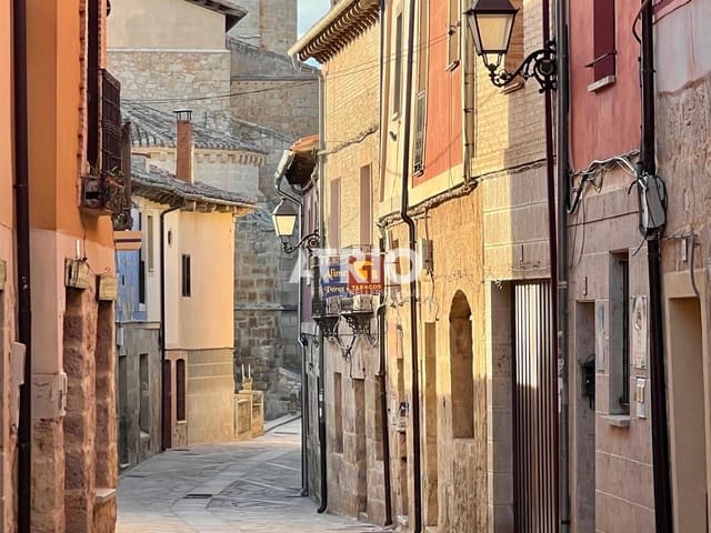 5 bedroom Townhouse for sale in Castrojeriz with garage - € 230,000 (Ref: 10167942)