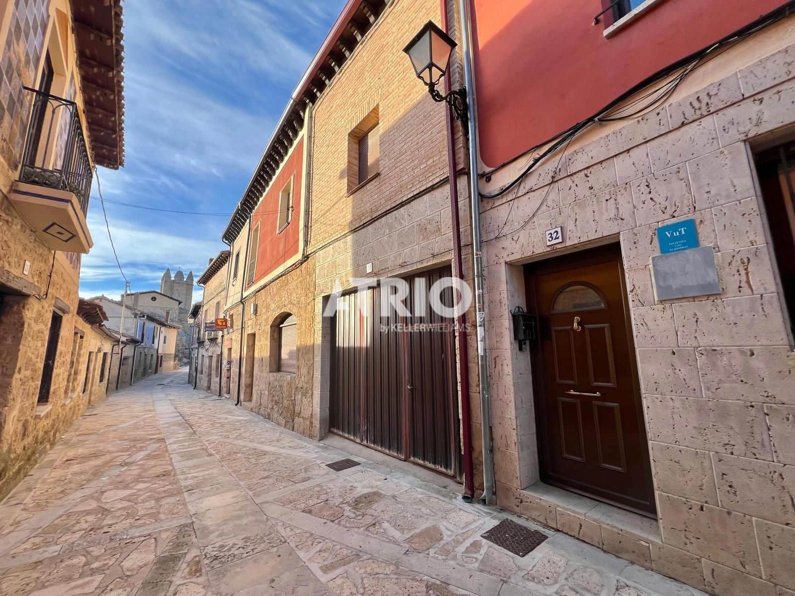 5 bedroom Townhouse for sale in Castrojeriz with garage - € 230,000 (Ref: 10167942)
