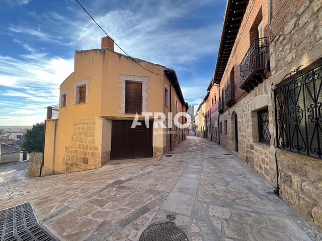 5 bedroom Townhouse for sale in Castrojeriz with garage - € 230,000 (Ref: 10167942)