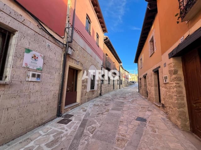 5 bedroom Townhouse for sale in Castrojeriz with garage - € 230,000 (Ref: 10167942)