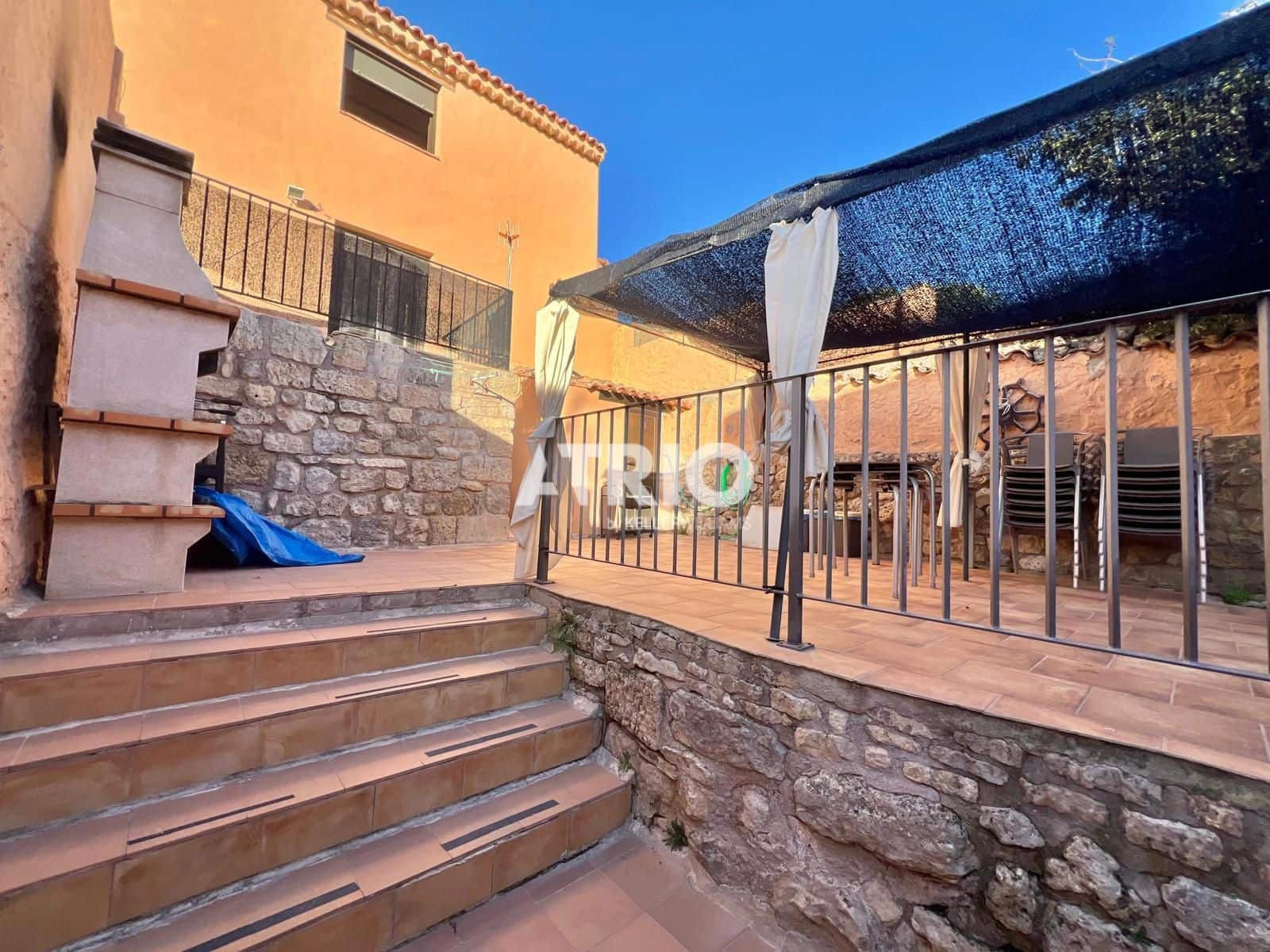 5 bedroom Townhouse for sale in Castrojeriz with garage - € 230,000 (Ref: 10167942)